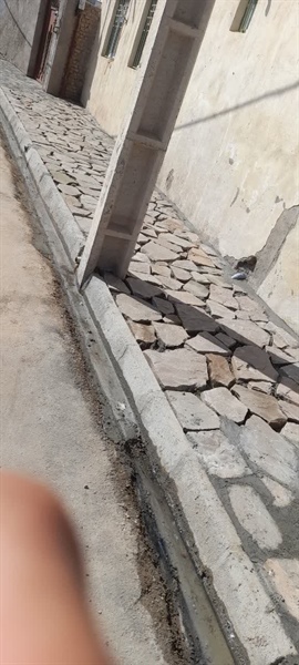 آغاز سنگ فرش معابر روستای شهیدآباد بخش بزینه رود به متراژ700 متر