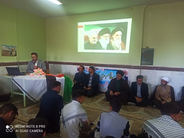 یادواره شهدا وافتتاح المپیاد درون مدرسه ای در مدرسه علم وصنعت شهر زرین رود برگزارشد.