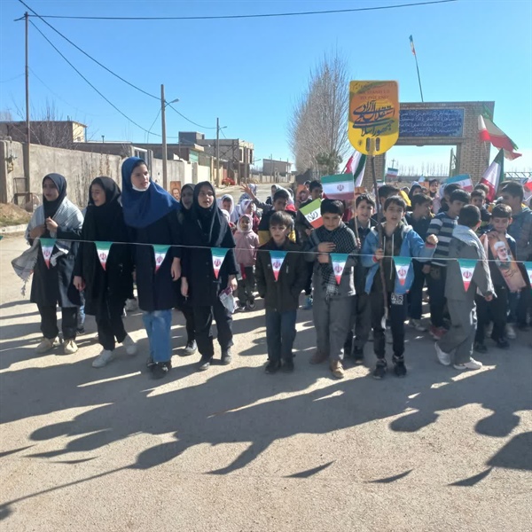 راهپیمایی باشکوه 22 بهمن توسط مردم شریف وولایتمدار روستای توزلو ، حی و گل تپه برگزار شد