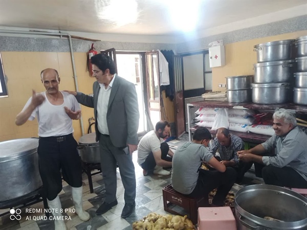 بازدید بخشدار بزینه رود از رستوران محل طبخ وتهیه غذای انتخابات وتاکیدات لازم در خصوص کیفیت وتوزیع بهینه غذا