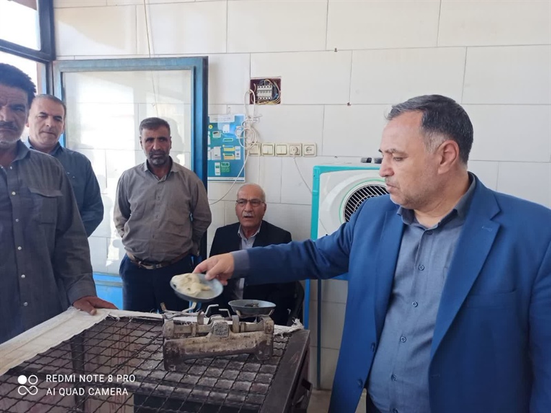 بازدید بخشدار از نانوایی های سطح شهر زرین رود
