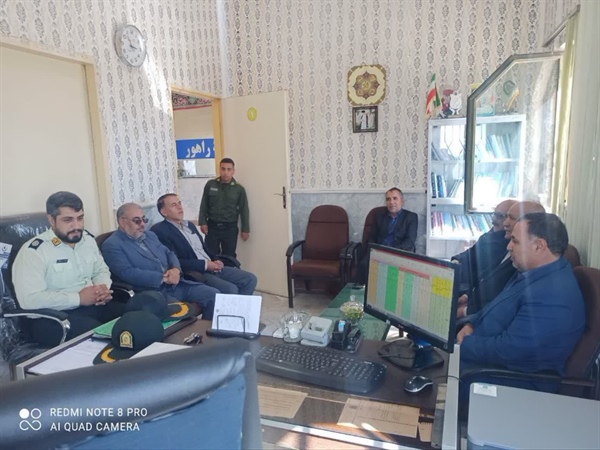 حضور بخشدار بزینه‌رود در کلانتری ۱۳ شهر زرین‌رود به مناسبت هفته فراجا