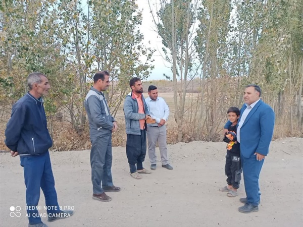 حضور بخشدار بزینه‌رود در روستای استرود