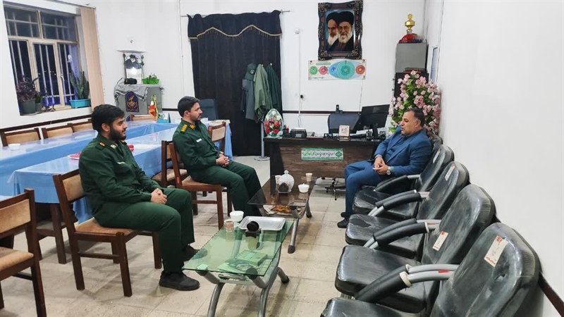 حضور بخشدار بزینه‌رود به مناسبت هفته بسیج در حوزه امام صادق علیه‌السلام بخش بزینه رود