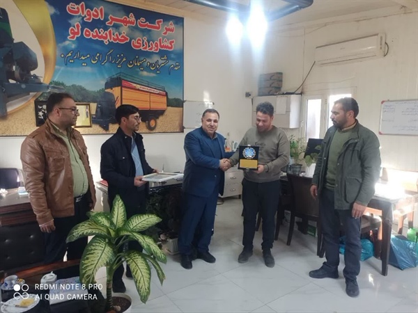 تقدیر از خیر مدرسه‌ساز و کارآفرین بخش بزینه‌رود