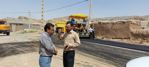 بازدید بخشدار افشار از آسفالت ریزی مسیر مواصلاتی گرماب و معابر روستای مسگر