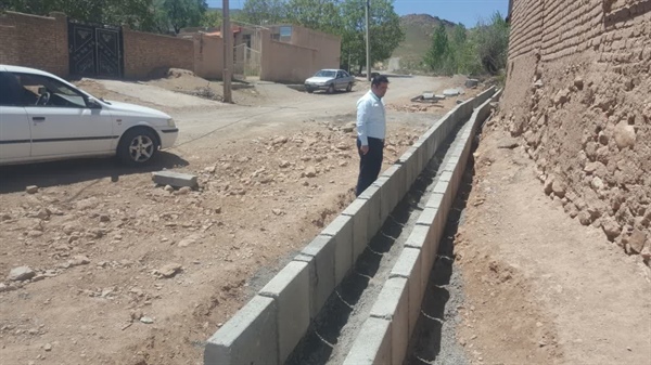 بازدید میدانی مهندس نژاد حسینی بخشدار محترم  خرم دره از پروژه های عمران روستایی بخش مرکزی خرم دره