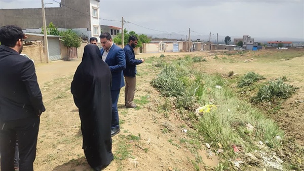 بازدید میدانی مهندس نژاد حسینی بخشدار محترم خرم دره از خیابان  ۱۷شهریور روستای سوکهریز