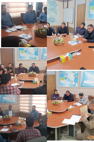 نشست ماهانه بخشدارمحترم  با دهیاران  محترم بخش مرکزی