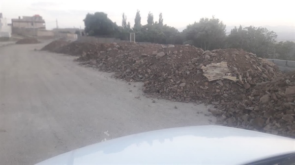 شن ریزی خیابان سعدی و خیابان خانه بهداشت روستای الوند با اعتبارات دهیاری