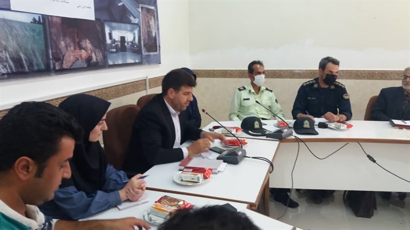 دومین جلسه هم اندیشی دهیاران بخش مرکزی شهرستان ایجرود درسالن جلسات بخشداری مرکزی ایجرود