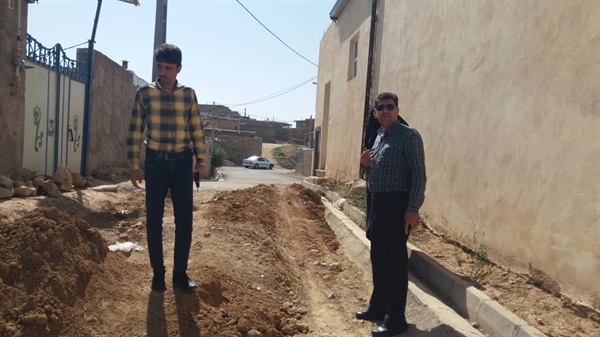 بازدید بخشدار بخش مرکزی جناب آقای مهندس اسکندری وکارشناس فنی( خانم اسکندری ) از روستای شیوه