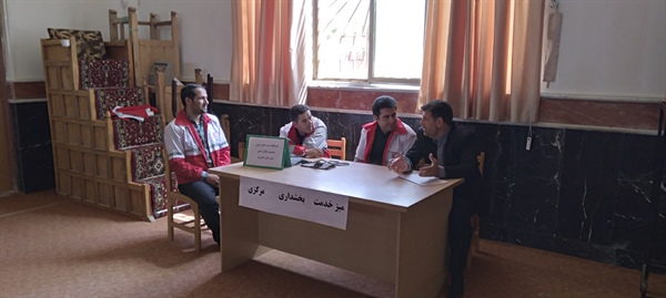 حضور بخشدار بخش مرکزی جناب آقای مهندس اسکندری در میز خدمت نماز جمعه شهرستان ایجرود