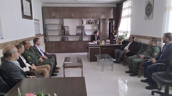 جلسه بخشداربخش مرکزی با مدیران وکارشناسان محترم منابع طبیعی ،محیط زیست ومنابع امور آب شهرستان درخصوص هماهنگی برای بازدیدازجایگاه پسماند روستاهای بخش مرکزی درمحل بخشداری بخش مرکزی
