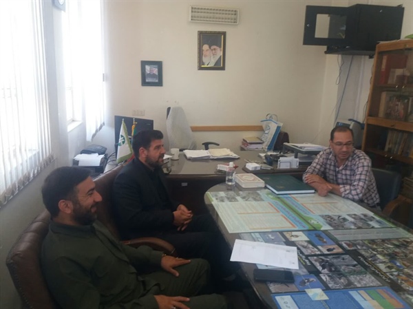 جلسه در خصوص مشکلات محیط زیست ومنابع طبیعی با حضور بخشدار مرکزی جناب آقای مهندس اسکندری ومدیر محترم منابع طبیعی ومحیط زیست