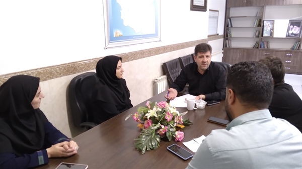 جلسه بخشدار مرکزی جناب آقای مهندس اسکندری با همکاران فنی،مالی وحقوقی بخشداری در خصوص مشکلات ومیزان پیشرفت پروژه های عمرانی دهیاریها