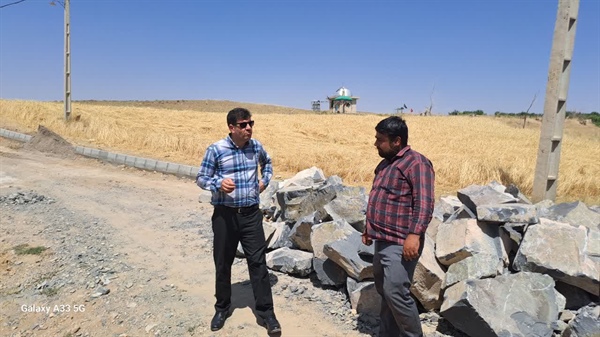 بازدید بخشدار بخش مرکزی جناب آقای مهندس اسکندری از پروژه بهسازی وجدلگذاری معابرروستای ینگی کند سیدلر