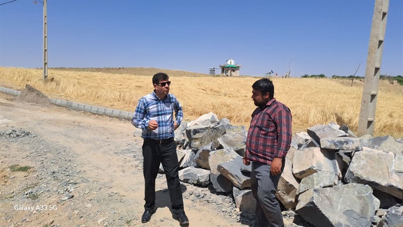 بازدید بخشدار بخش مرکزی جناب آقای مهندس اسکندری از پروژه بهسازی وجدلگذاری معابرروستای ینگی کند سیدلر