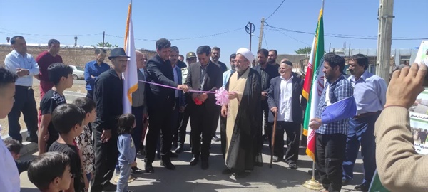 افتتاح نمادین پروژه های عمران روستایی بخش مرکزی شهرستان ایجرود در روستای بیدگینه در دومین روز از هفته دولت بخشداری مرکزی ایجرود