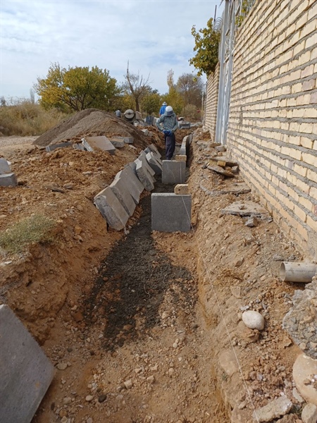 پروژه جدول گذاری نهر ۵۰ سانتی روستای چسب (پاییز 1401)