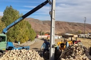 جا به جایی 57 تیر برق از معابر به کنار خیابان در روستای خوئین