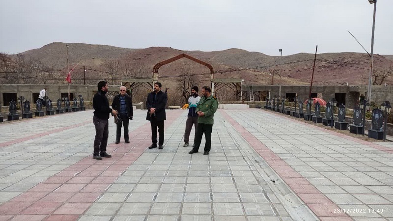 آماده سازی مزار شهدای روستای خوئین برای تشییع و به خاک سپاری شهید گمنام