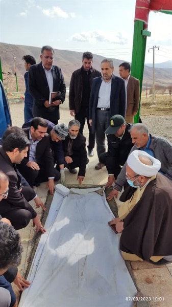 غرس نهال توسط فرماندار محترم و امام جمعه معزز شهرستان ایجرود و بخشدار محترم حلب