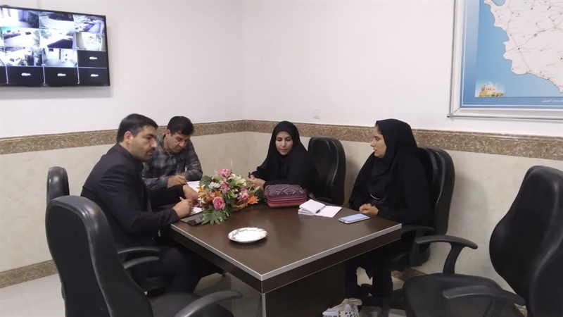 تشکیل جلسه جناب آقای عبدی و آقای اسکندری بخشدار محترم مرکزی ایجرود با سرکار خانم خدابنده لو مجری استانی بنیاد برکت و سرکار خانم کرمی تسهیلگر شهرستان ایجرود در خصوص وضعیت و تعیین تکلیف وام های اختصاصی