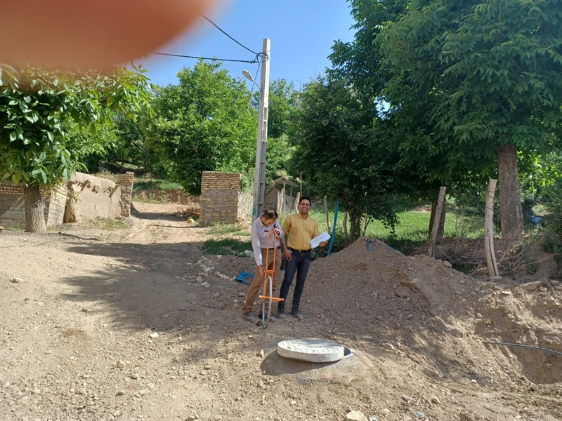 تحویل حفاری ترمیم وبهسازی لوله های آب روستای قلقاتی از پیمانکار به همراه نماینده آبفای ایجرود جناب مهندس غفاری