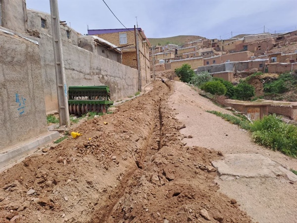 تعویض سراسری لوله های آب شرب روستای قلقاتی