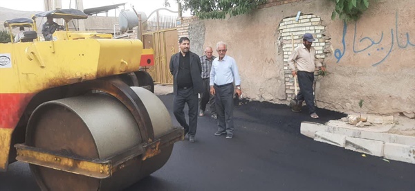 اجرای آسفالت ریزی معابر عمومی روستای صائین به حجم ۵۰۰۰ متر مربع