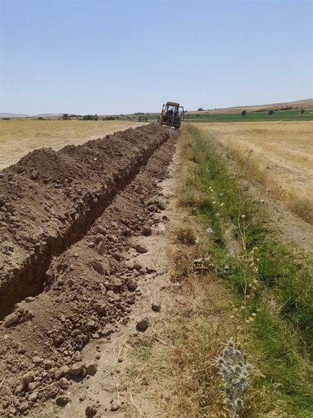 لوله گذاری آب شرب روستای نجم الشیخان با خود یاری اهای روستا نجم الشیخان