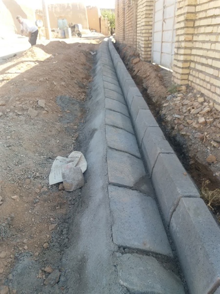 اجرای عملیات جدولگذاری در روستای پاشاچای به طول ۱۸۰ متر