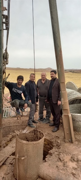 بازدید بخشدار محترم بخش حلب جناب آقای عبدی به همراه مدیر آب و فاضلاب شهرستان ایجرود از اجرای عملیات حفاری چاه آب شرب روستای پاشاچای