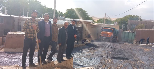 بازدید جناب آقای عبدی بخشدار محترم بخش حلب از عملیات آسفالت ریزی معابر روستا نکتو به مساحت 3000 متر مربع