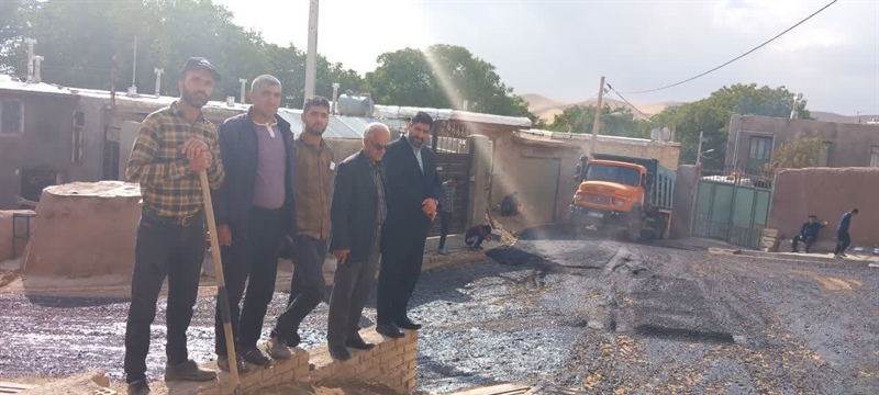بازدید جناب آقای عبدی بخشدار محترم بخش حلب از عملیات آسفالت ریزی معابر روستا نکتو به مساحت 3000 متر مربع