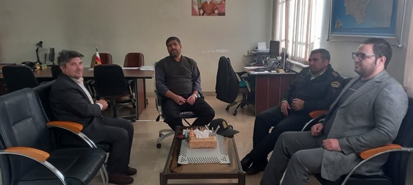 دیدار فرماندهی انتظامی بخش حلب ،عضو شورا اسلامی شهر،سرپرست شهرداری شهر حلب با بخشدار بخش حلب ،در این دیدار مسائلی همچون مسائل فرهنگی،اجتماعی،رفاهی و عمرانی بخش حلب مطرح شد. روابط عمومی بخش حلب
