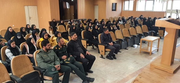 نشست فرهنگی با موضوع تبیین نقش زنان و دختران در انقلاب اسلامی و مقاومت با حضور آقای عبدی بخشدار بخش حلب، مدیران و مسئولین محترم بخش حلب و شهرستان ایجرود