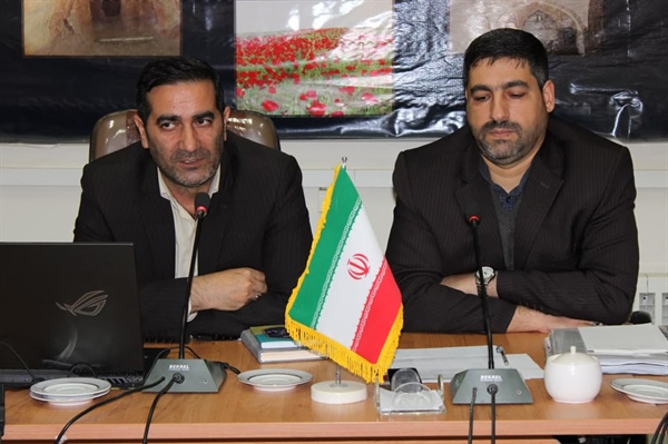 دومین دوره آموزشی نمایندگان بخشدار شعب ثبت نام و اخذ رای بخش حلب در روز شنبه مورخ ۱۴۰۲/۱۱/۲۸ با حضور جناب آقای مهندس جعفری فرماندار محترم شهرستان ایجرود و آقای عبدی بخشدار محترم بخش حلب