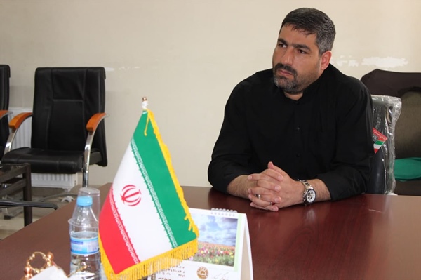 دیدار عوامل انتقال آب بخش حلب با آقای عبدی بخشدار محترم بخش حلب در خصوص انتقال آب شرب به بخش حلب.