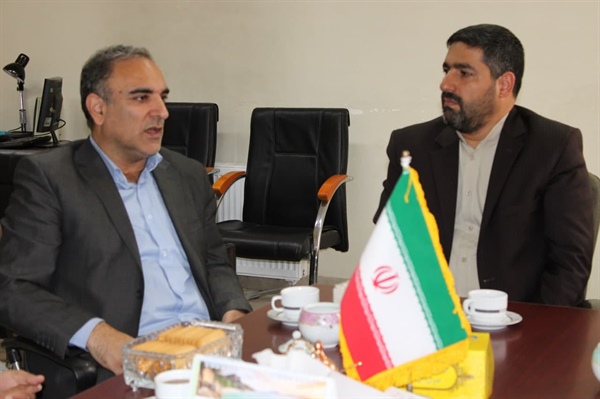 دیدار جناب آقای مهندس سلیمانی نژاد مدیرعامل محترم شرکت گاز استان زنجان در معیت معاونین محترم شرکت گاز استان زنجان با آقای عبدی بخشدار محترم بخش حلب.