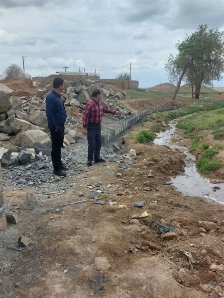 اجرای دیوار چینی کانال روستای چولچه قشلاق از توابع بخش حلب شهرستان ایجرود.