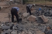 اجرای دیوار سنگی روستای چسب به حجم ۱۹۵ متر مکعب.