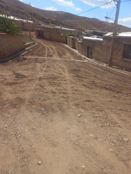 اجرای زیرسازی معابر عمومی روستای قره بوته به مساحت ۲۰۰۰ متر مربع.