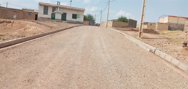 اجرای زیرسازی معابر عمومی روستای ینگی کند جامع السراء به مساحت ۵۰۰۰ متر مربع.