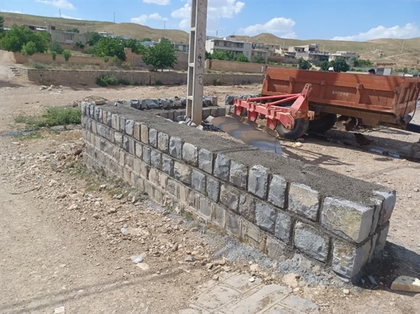 اجرای جانپناه سنگی روستای چسب به حجم ۱۹۵ متر مکعب.