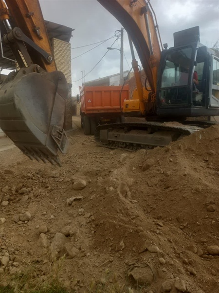 اجرای زیرسازی معابر عمومی روستای نکتو از توابع بخش حلب به مساحت ۲۰۰۰ متر مربع.