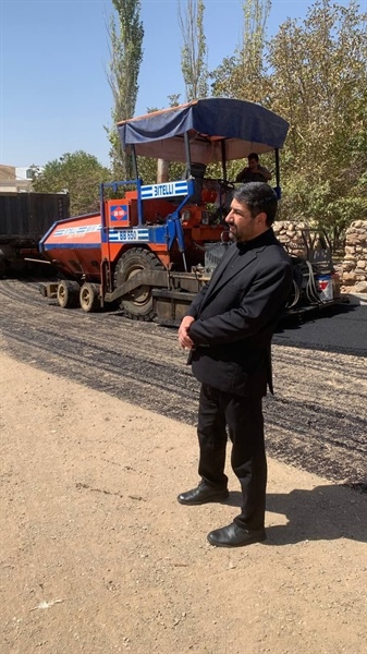 بازدید میدانی جناب آقای عبدی بخشدار محترم بخش حلب از پروژه آسفالت ریزی معابر روستای قوشچی از توابع بخش حلب.