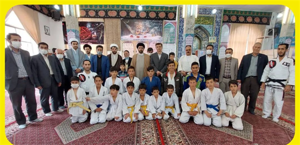 حضور در نماز جمعه شهرستان سلطانیه