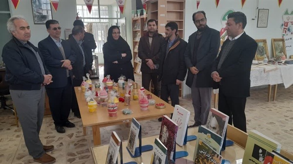 برگزاری نمایشگاه دستاوردهای کارآموزان صنایع دستی وفنی حرفه ای به مناسبت دهه فجر